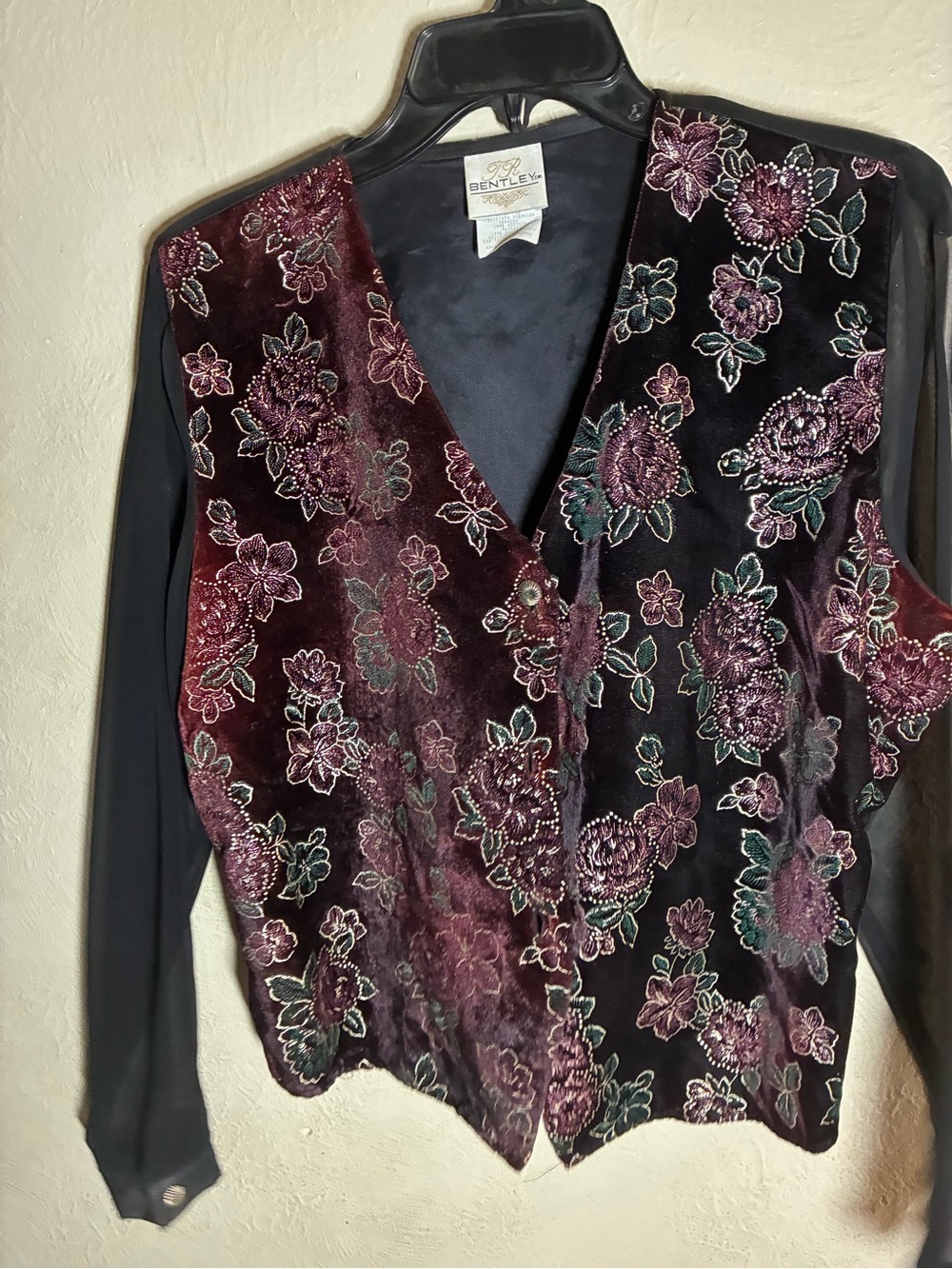 Velvet Floral Button-Front Blouse in Burgundy and Black - Picture 11 of 12